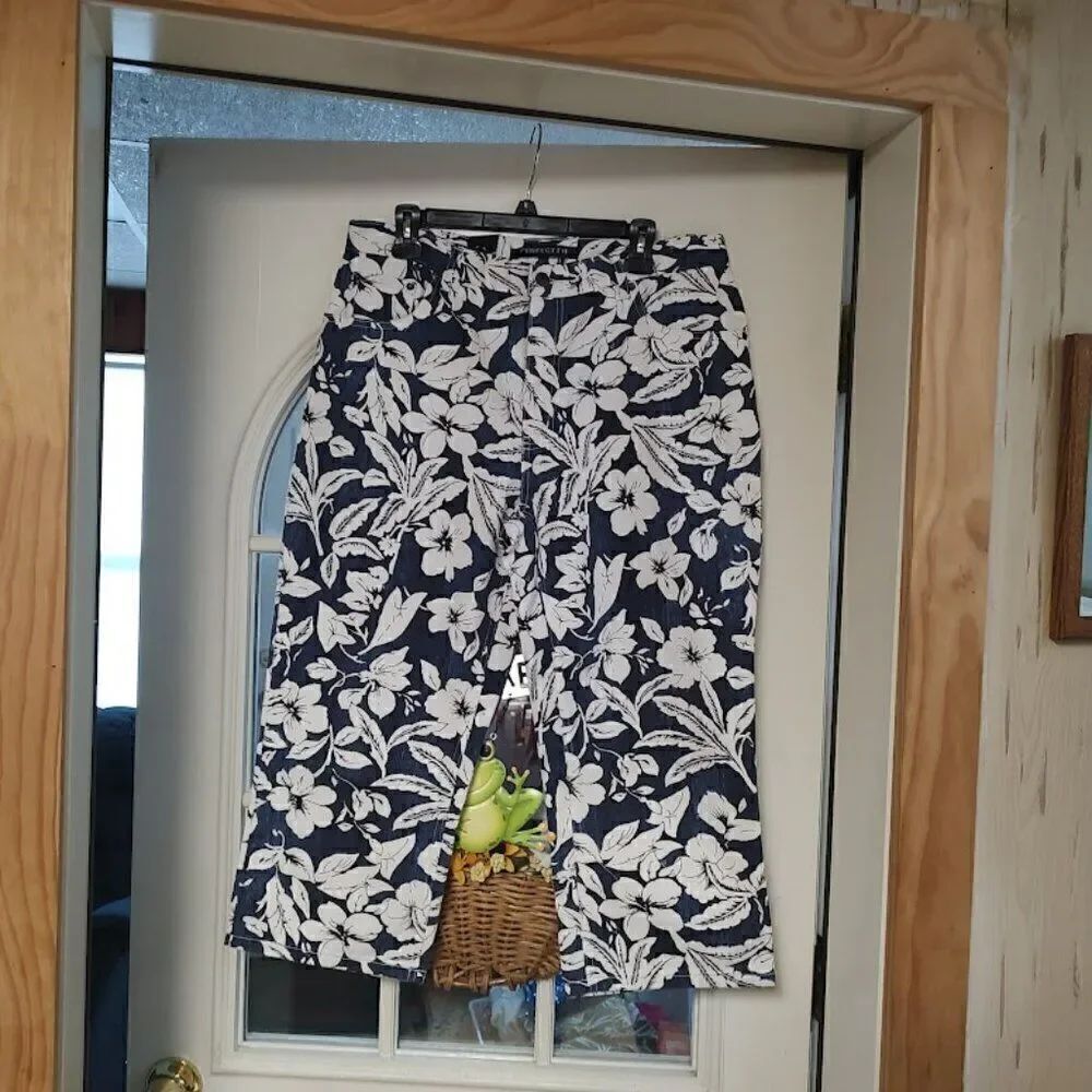 New Bill Blass Jeans Blue Flowered Low Rise Capri Size Women's 12